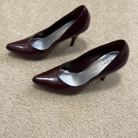 FIONI heels - Picture 1 of 9